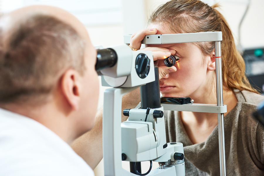 The Difference Between a Comprehensive Eye Exam and a Regular One